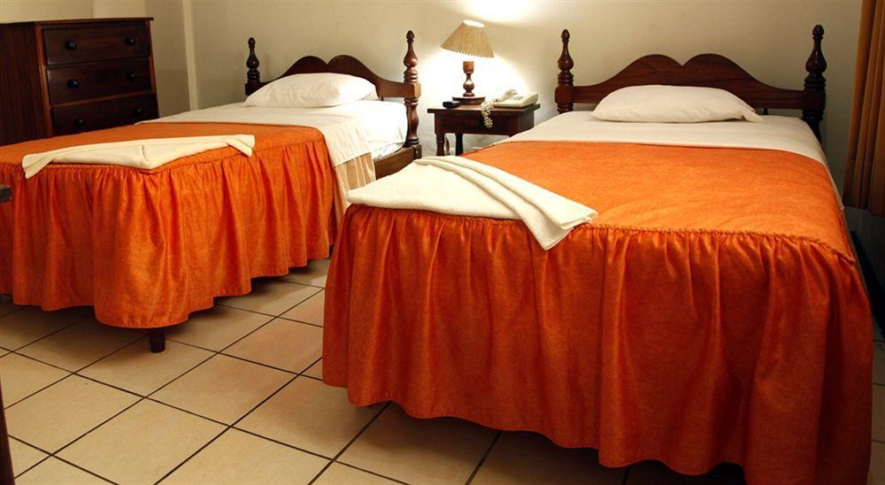 Hotel Cabana Quinta Пуерто Малдонадо Екстериор снимка